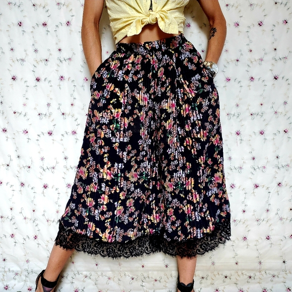 ABS Allen Schwartz | Pants & Jumpsuits | Vintage 9s Wide Leg Pleated Floral Gaucho Pants | Poshmark